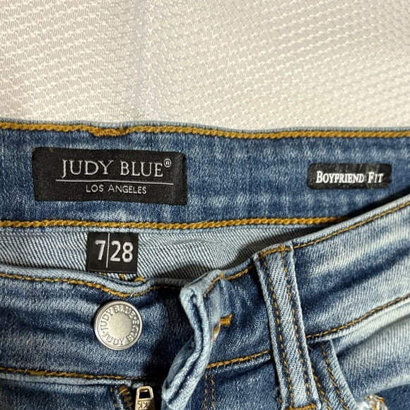 Judy Blue Light Wash Distressed Skinny Jeans - Picture 2 of 15